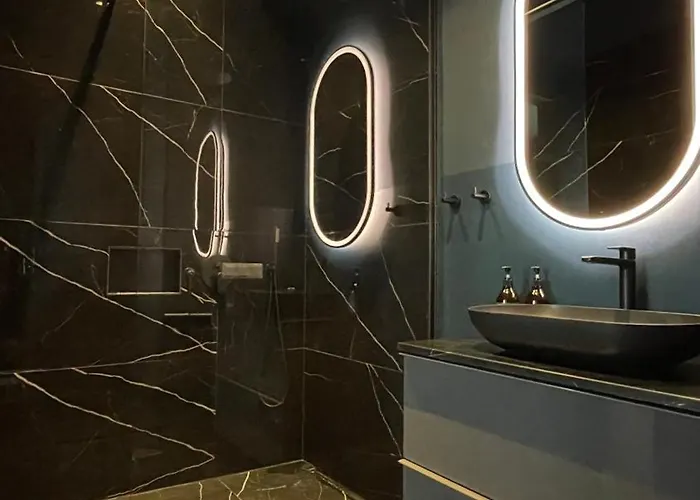 Luxury * Viena